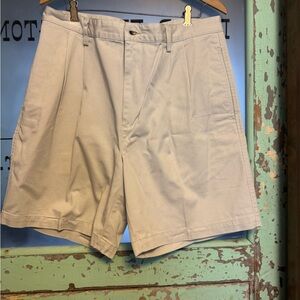 Y2K /90’s Vintage Tommy Hilfiger Khaki Flat-Front Men’s Shorts